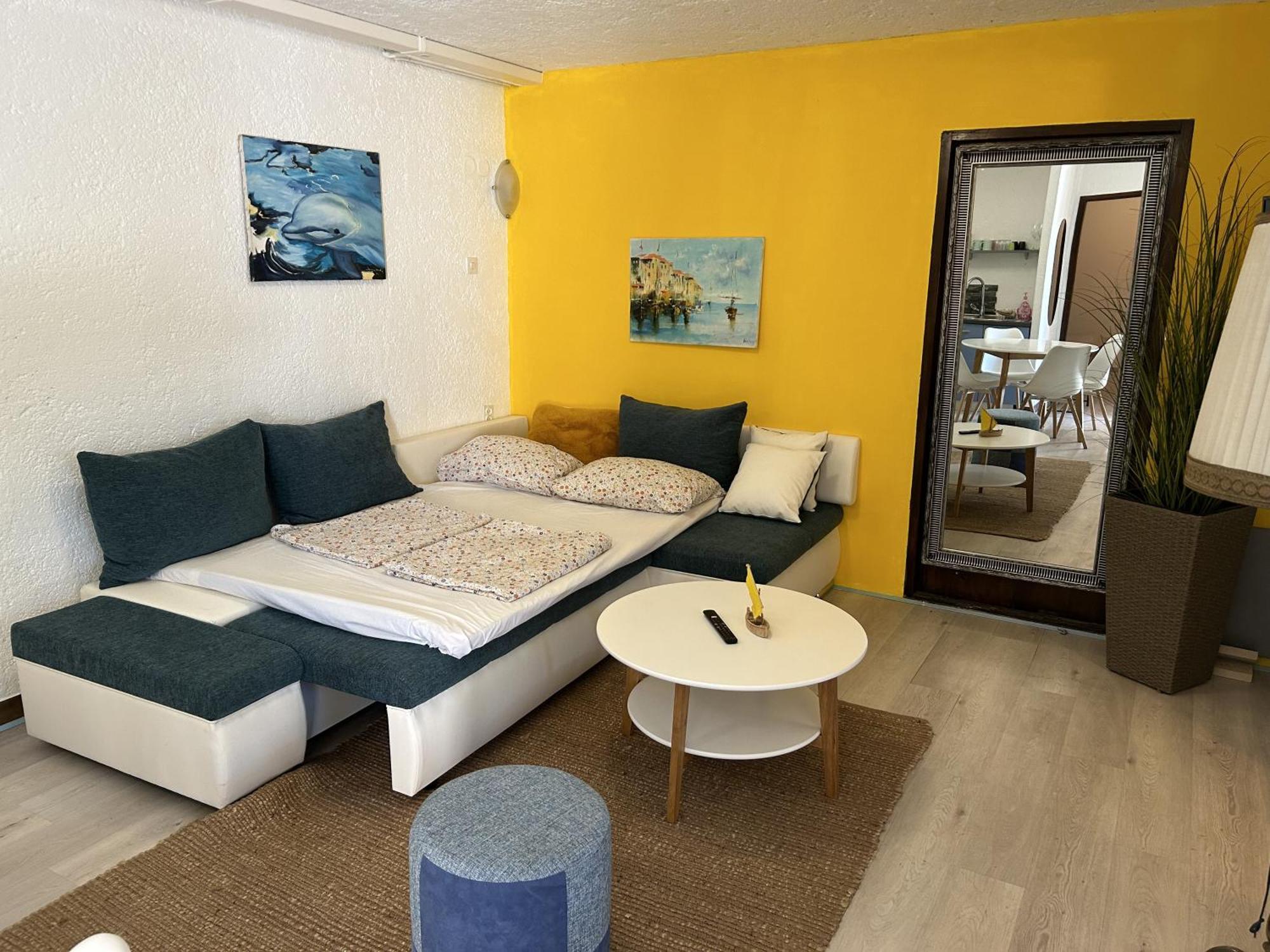 Peaceful With Patio Apartment Rovinj
